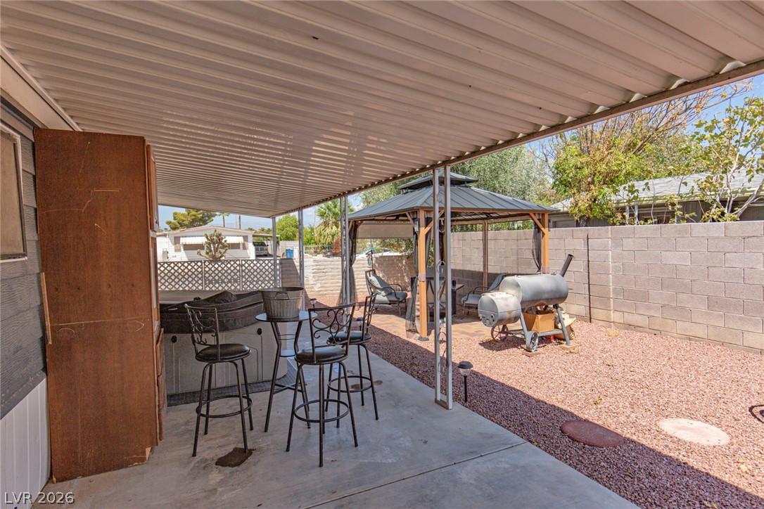 330 Sir Richard East Drive Property Photo 27
