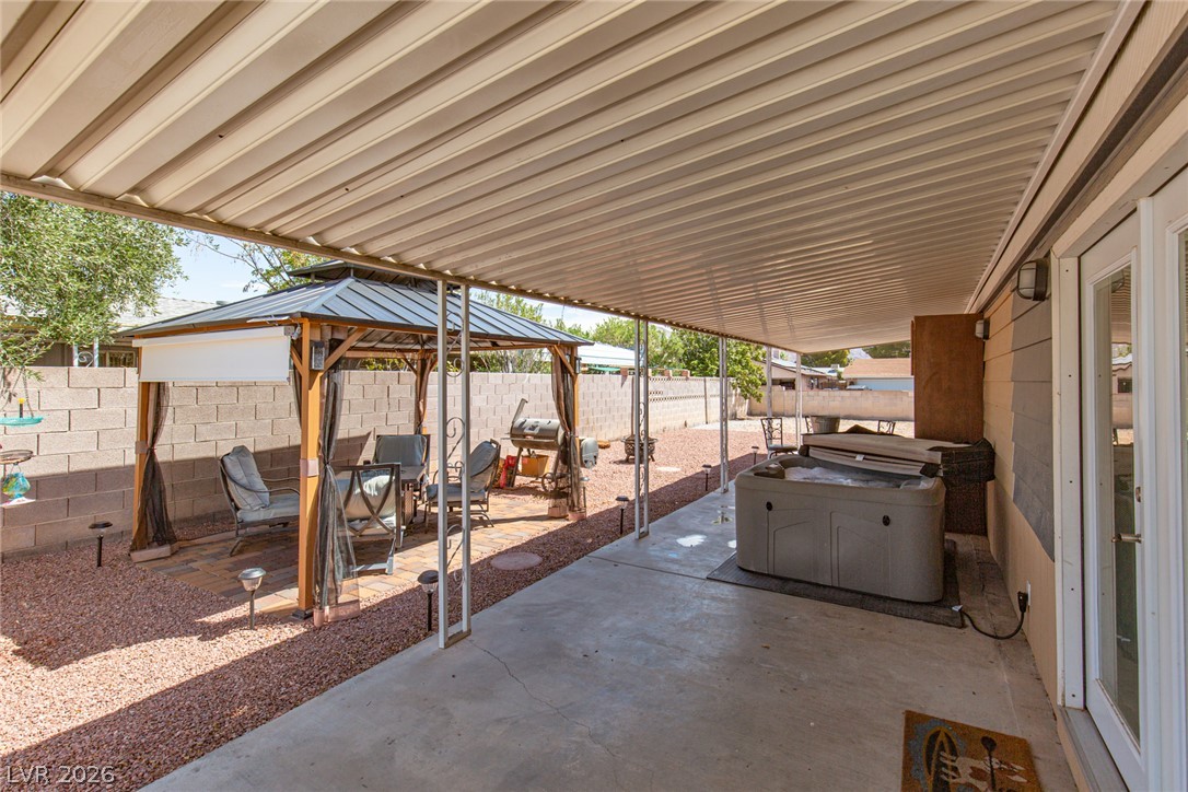 330 Sir Richard East Drive Property Photo 28