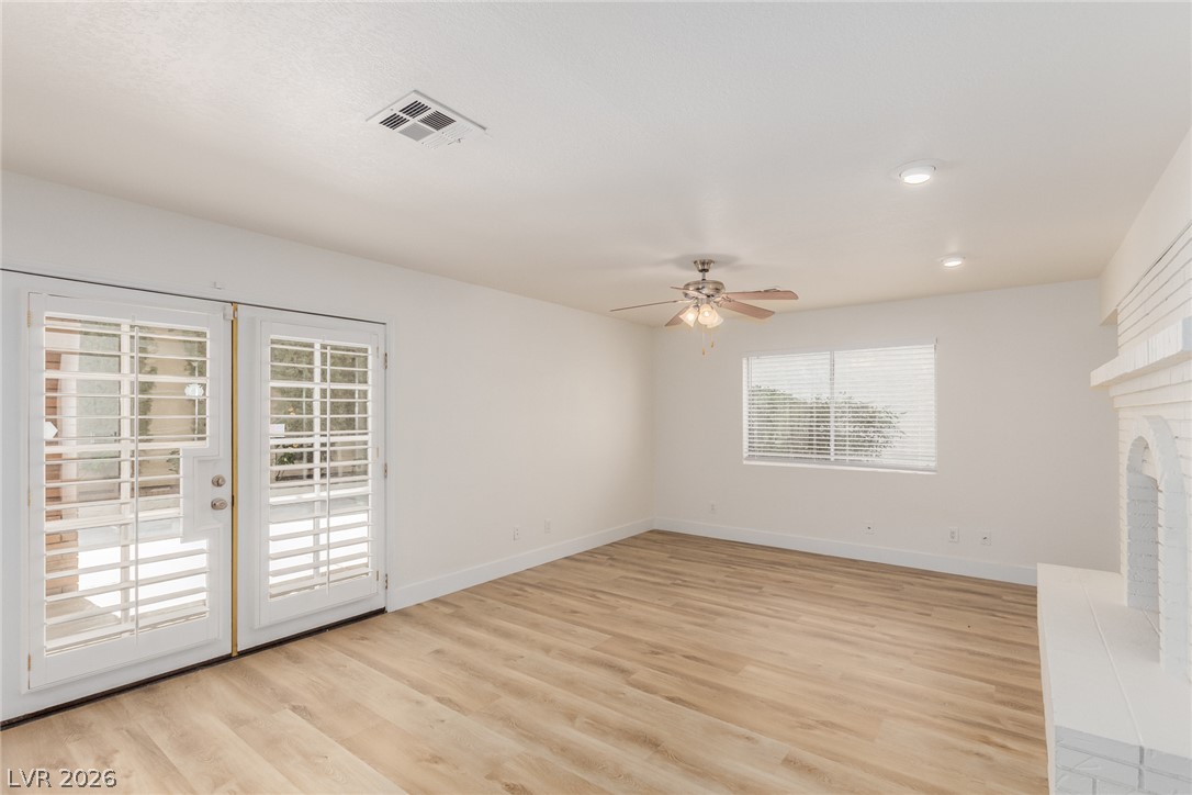 861 Vegas Valley Drive Property Photo 7