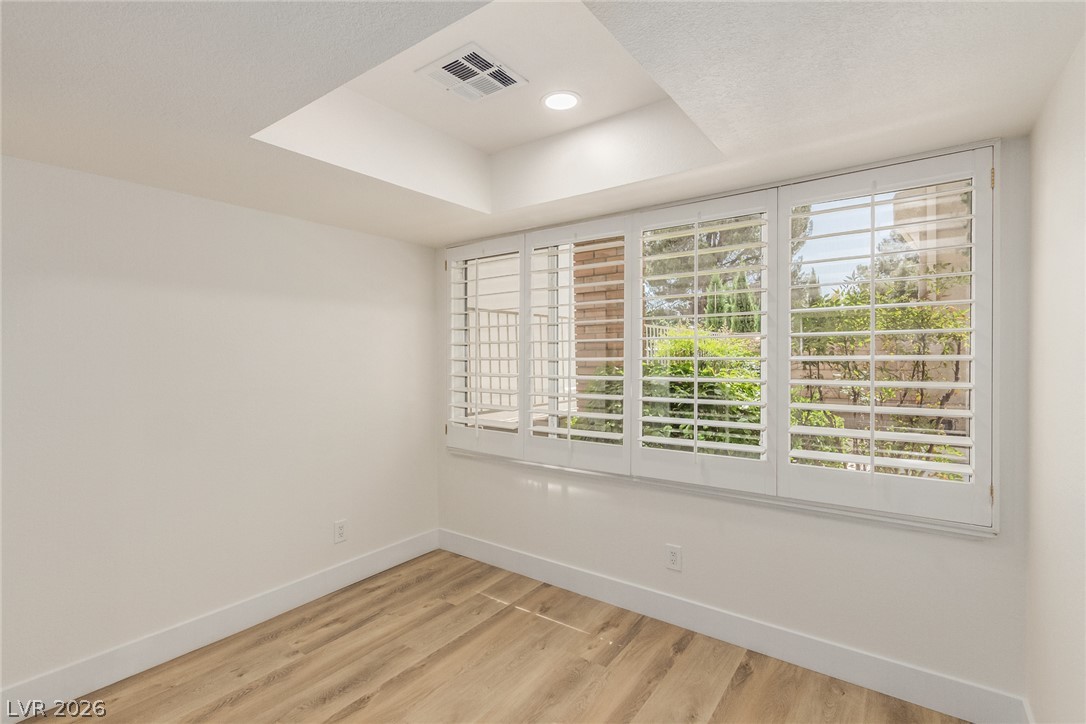 861 Vegas Valley Drive Property Photo 11