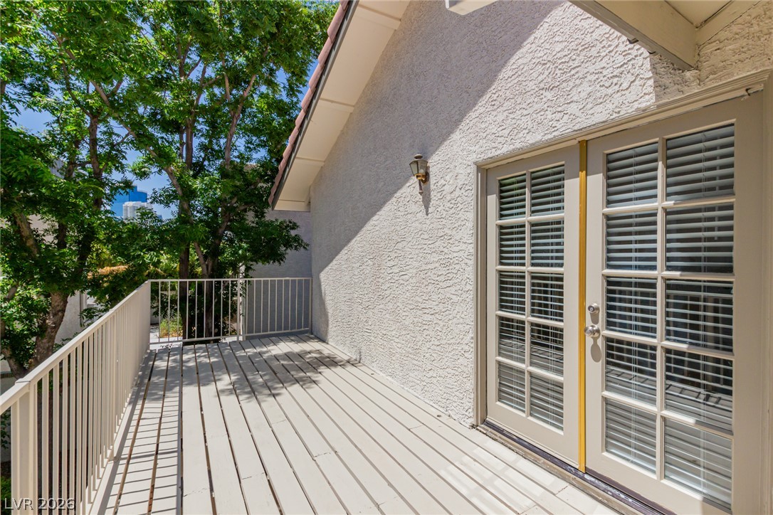 861 Vegas Valley Drive Property Photo 33