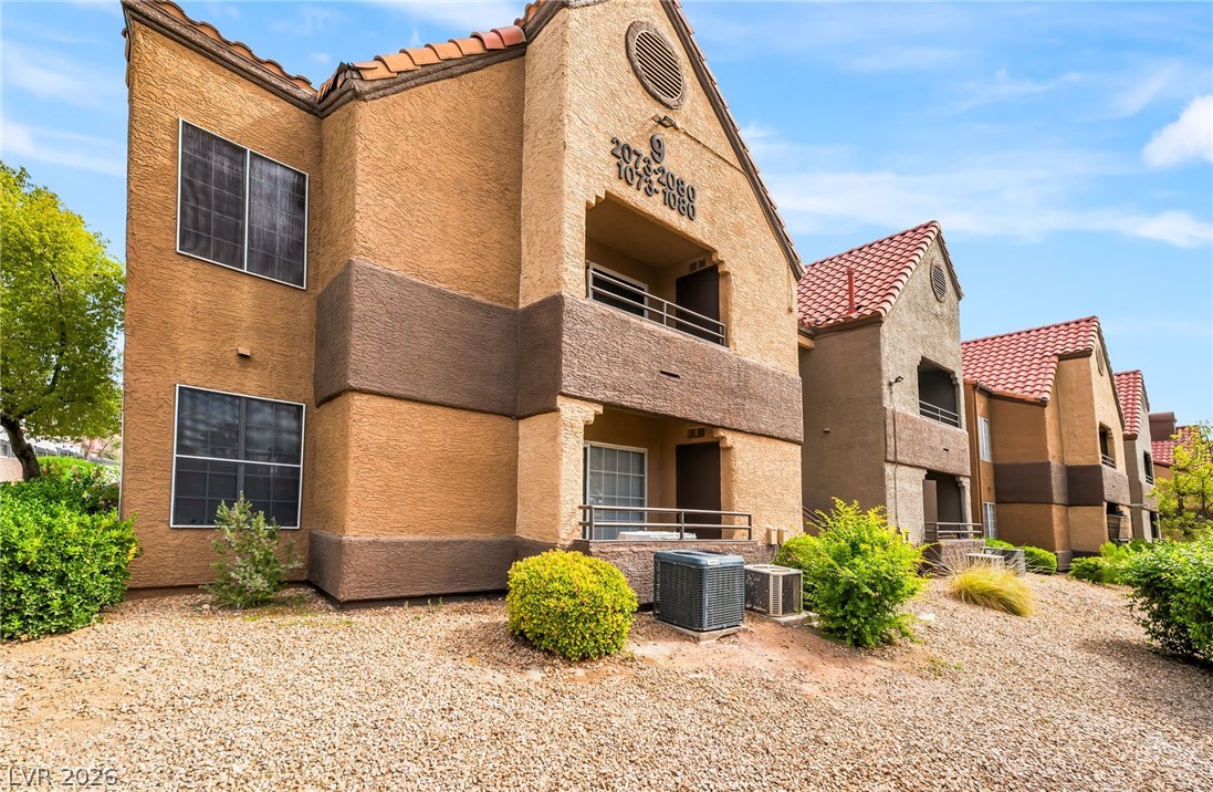 2200 South Fort Apache Road 2073 Property Photo 24