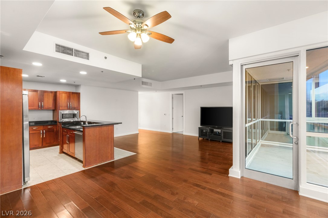 4525 Dean Martin Drive 409 Property Photo 16