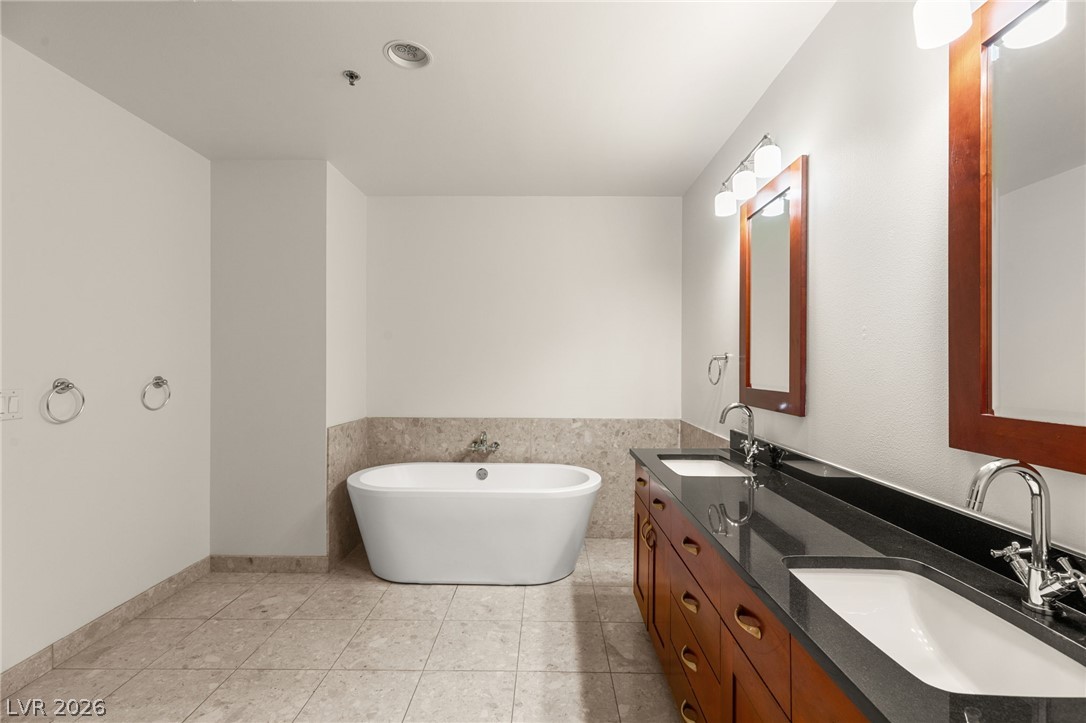 4525 Dean Martin Drive 409 Property Photo 25