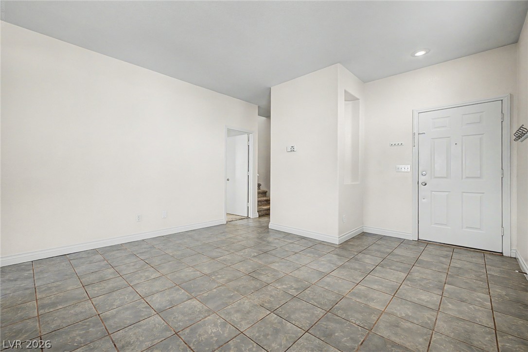 2392 Predera Avenue Property Photo 4