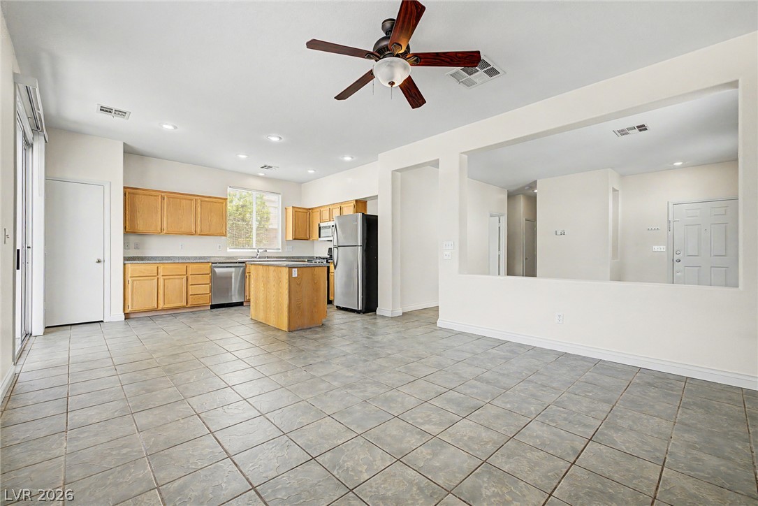 2392 Predera Avenue Property Photo 9