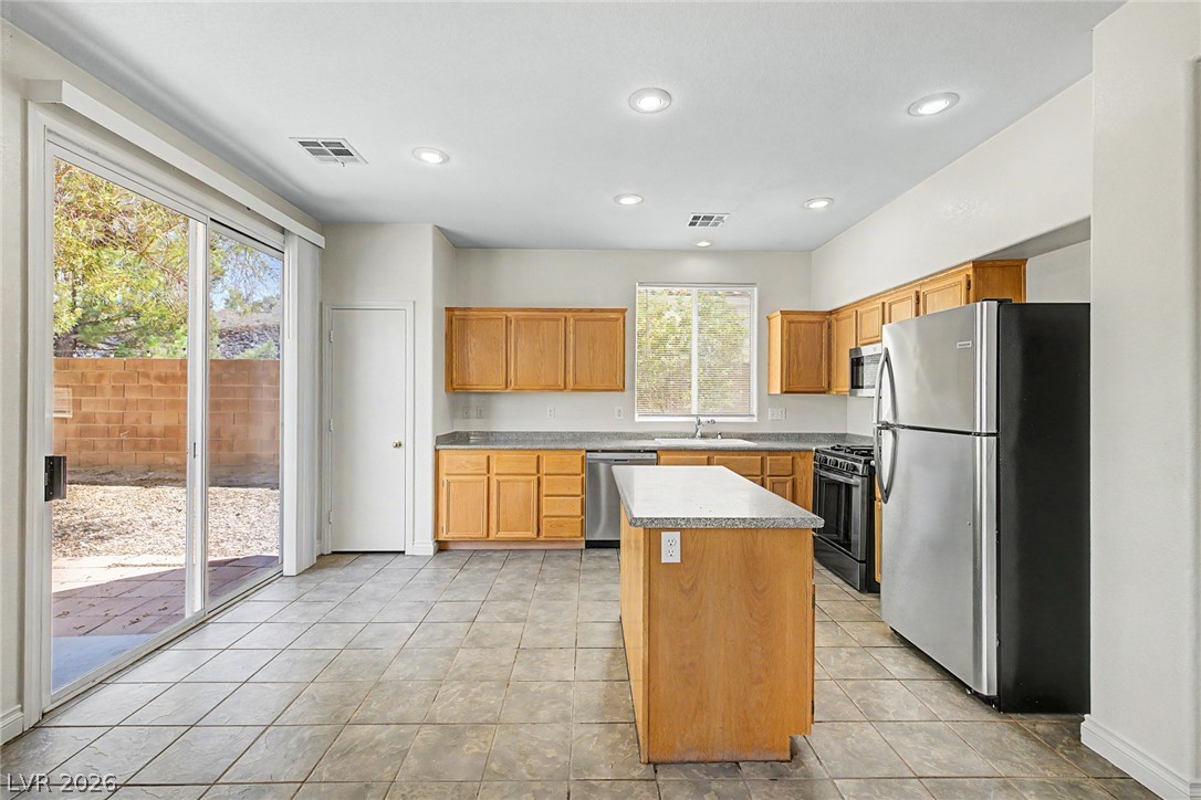 2392 Predera Avenue Property Photo 11