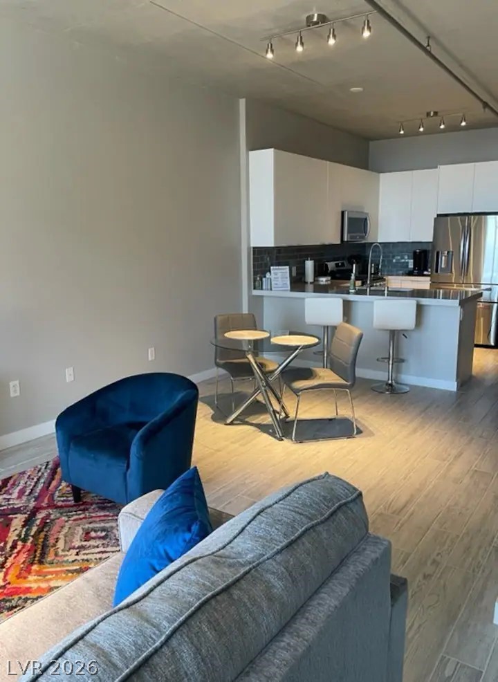 2810018 Property Photo 2