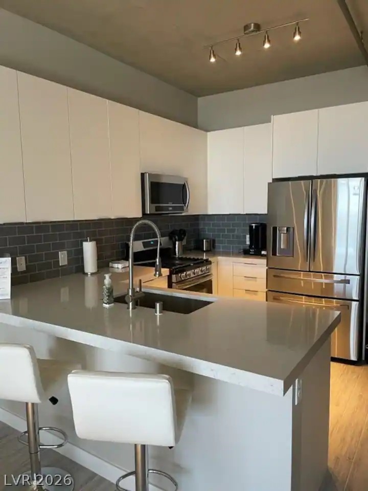 2810018 Property Photo 4