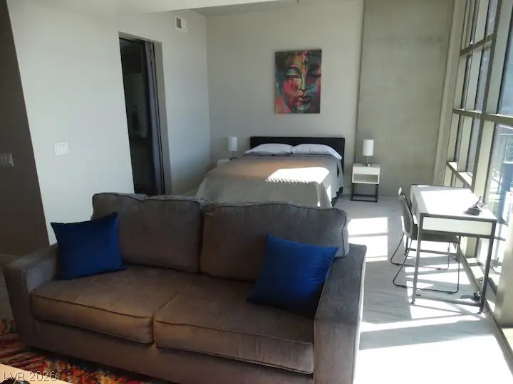 2810018 Property Photo 6