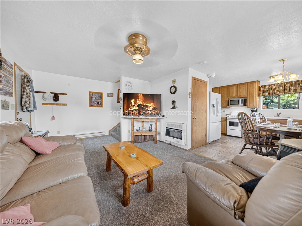 651 East Aspen Meadow Drive Property Photo 11