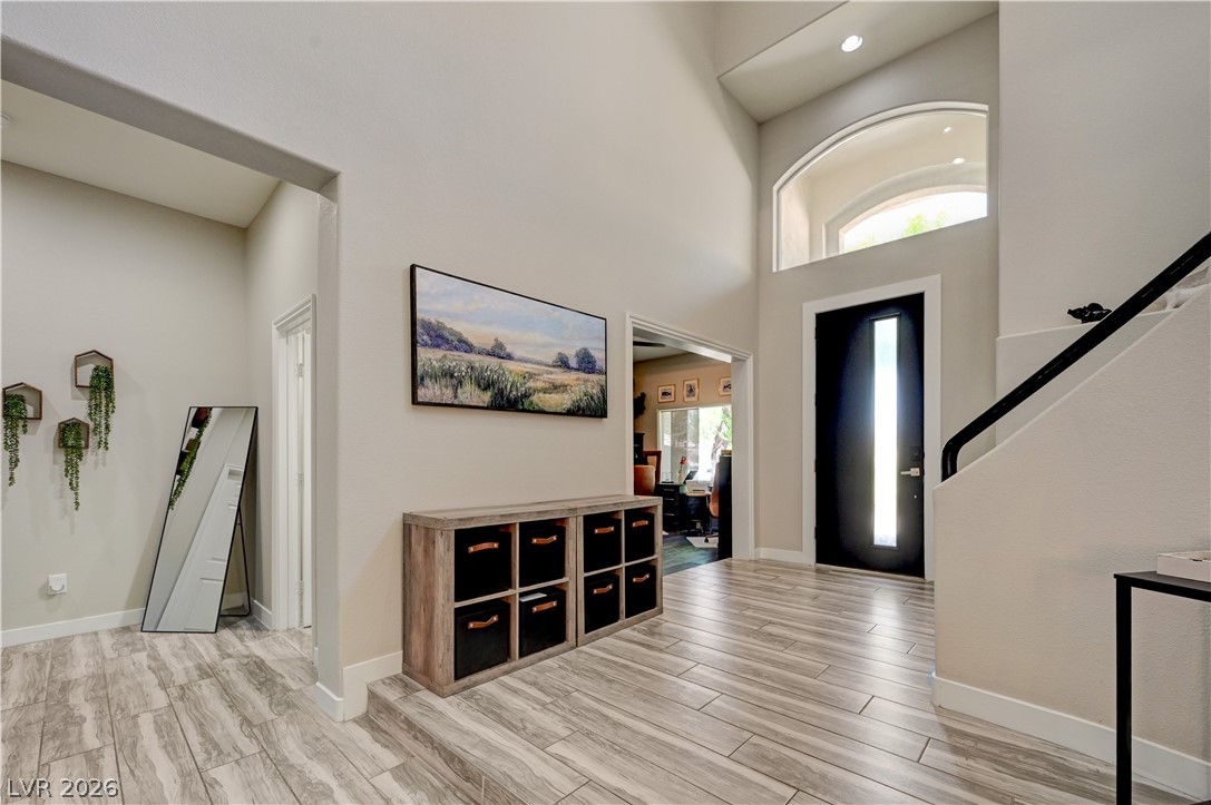 9817 Edgeview Place Property Photo 8