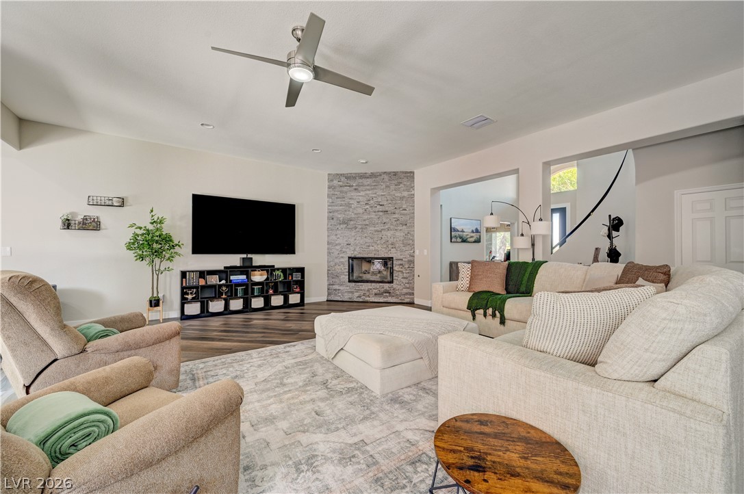9817 Edgeview Place Property Photo 11