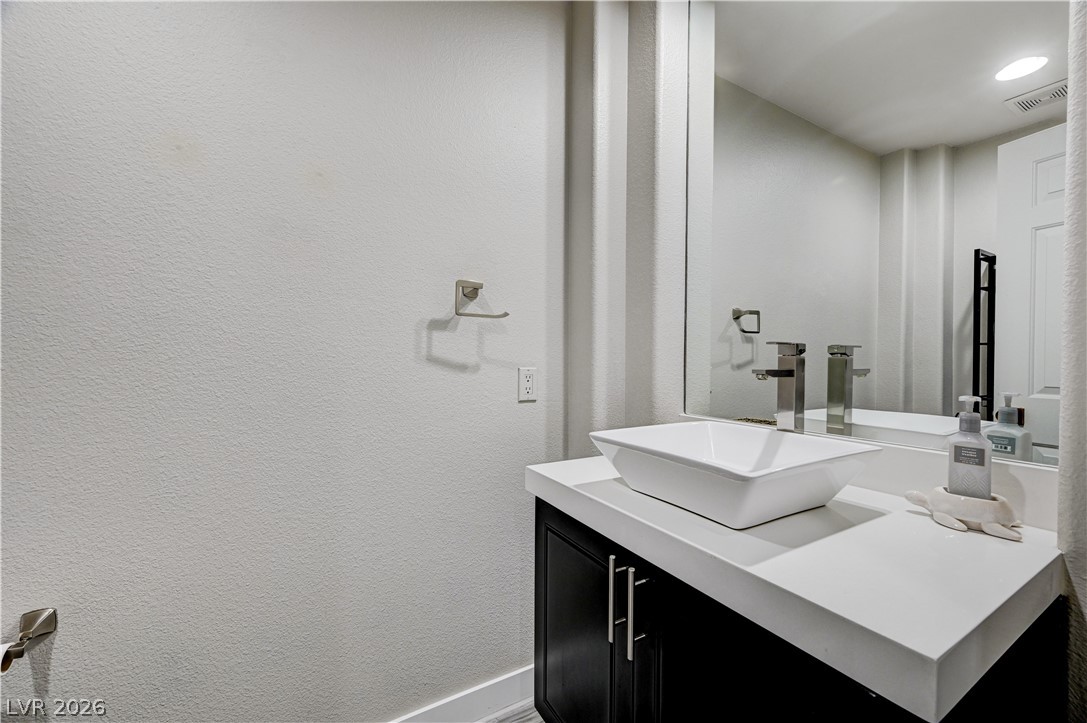 9817 Edgeview Place Property Photo 27