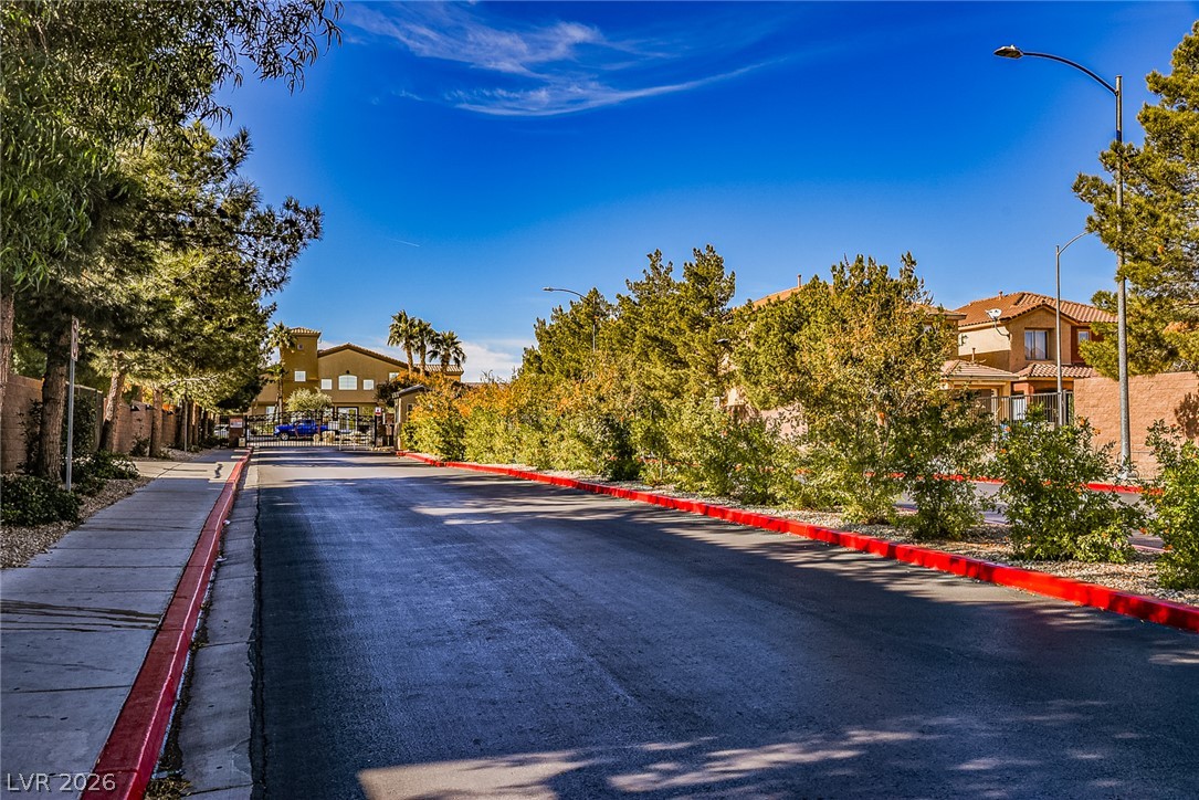 6882 Bronze Meadow Avenue Property Photo 4