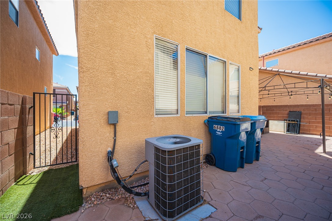 6882 Bronze Meadow Avenue Property Photo 7