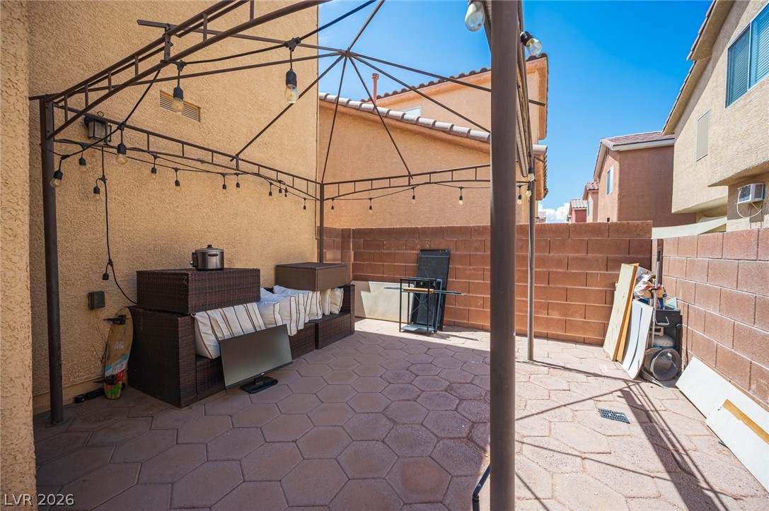 6882 Bronze Meadow Avenue Property Photo 8