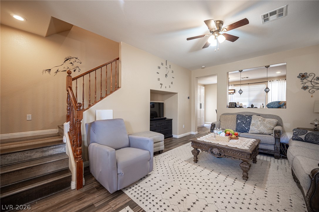 6882 Bronze Meadow Avenue Property Photo 9