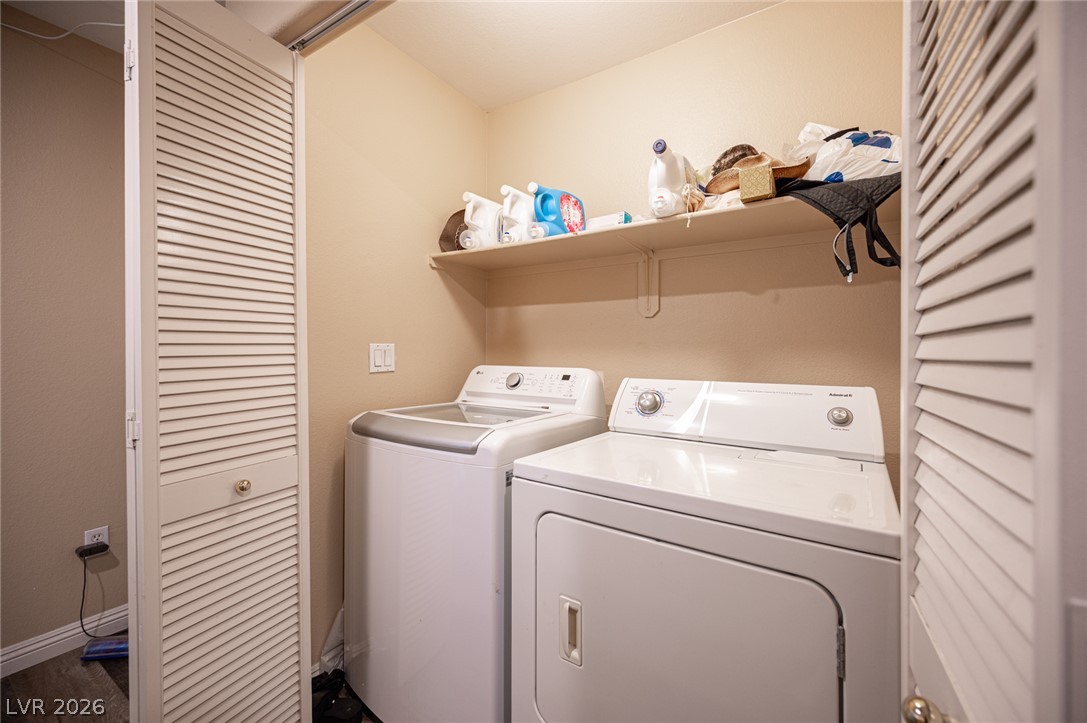 6882 Bronze Meadow Avenue Property Photo 38