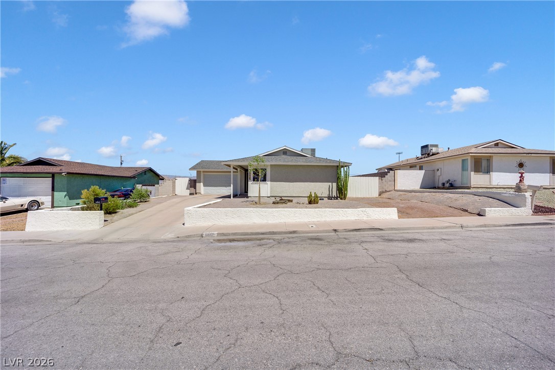 6862 Tiffollo Lane Property Photo 3