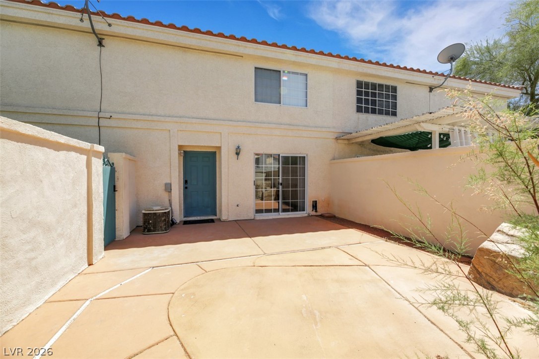 7989 Lisa Dawn Avenue Property Photo 5