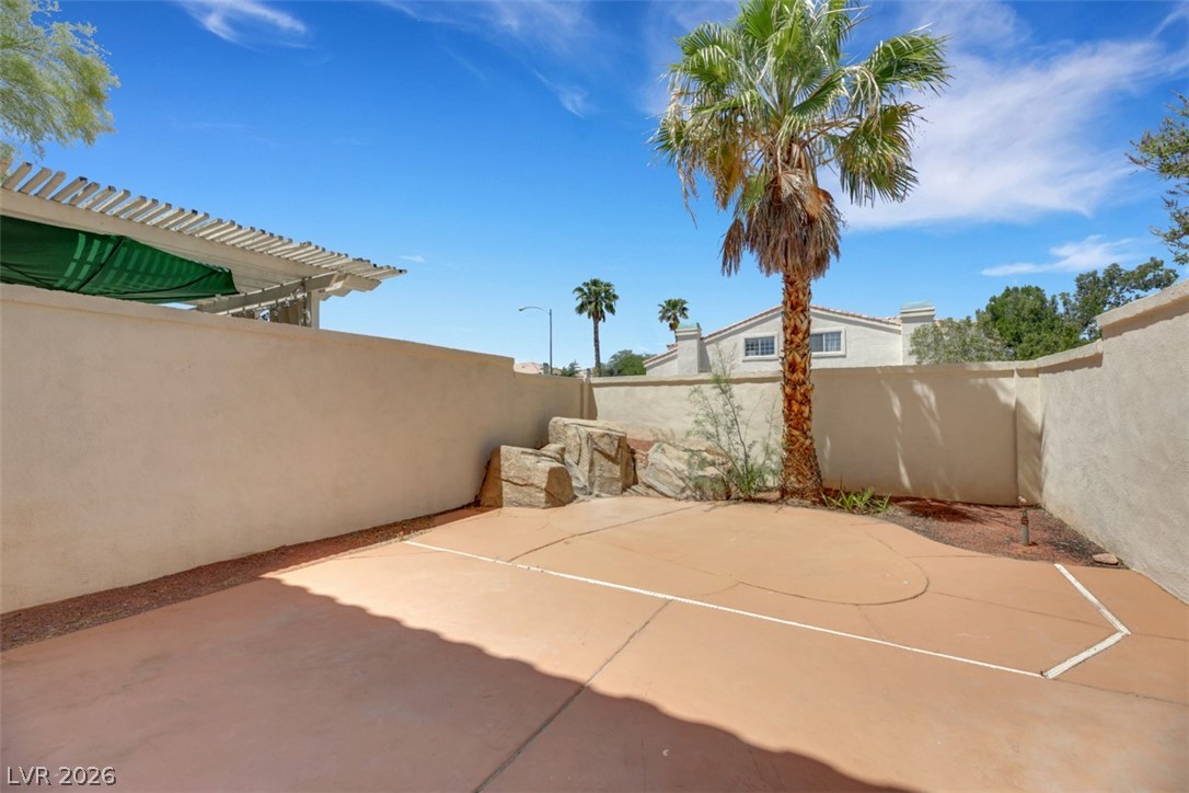 7989 Lisa Dawn Avenue Property Photo 6