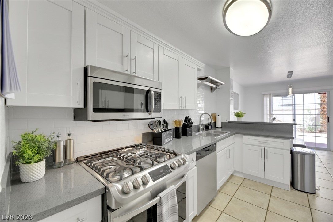 7989 Lisa Dawn Avenue Property Photo 14