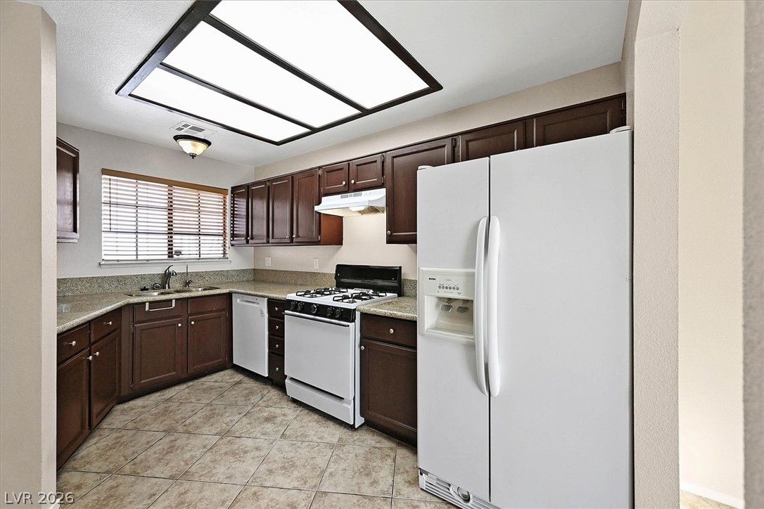 3820 Rhine Way Property Photo 9