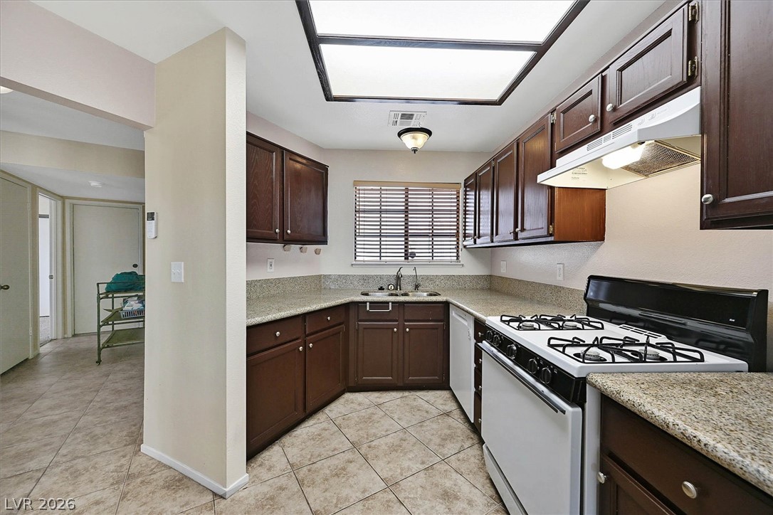 3820 Rhine Way Property Photo 10