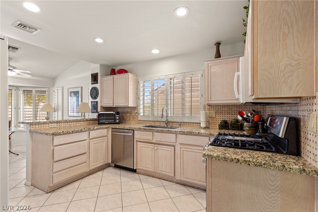 2924 Lotus Hill Drive Property Photo 7