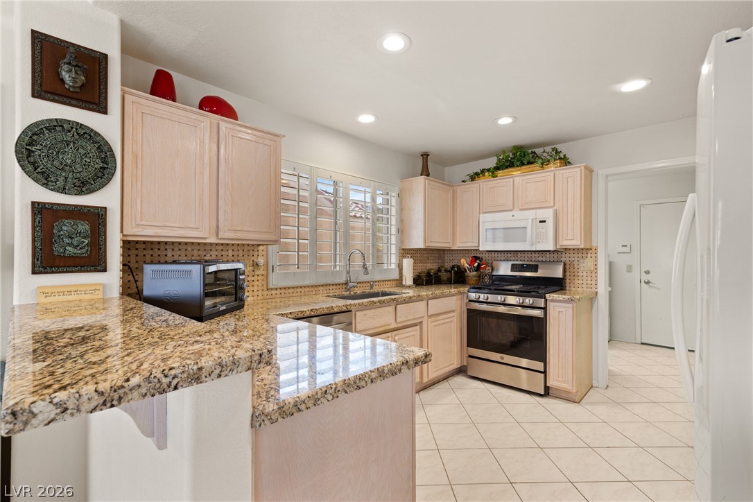 2924 Lotus Hill Drive Property Photo 8