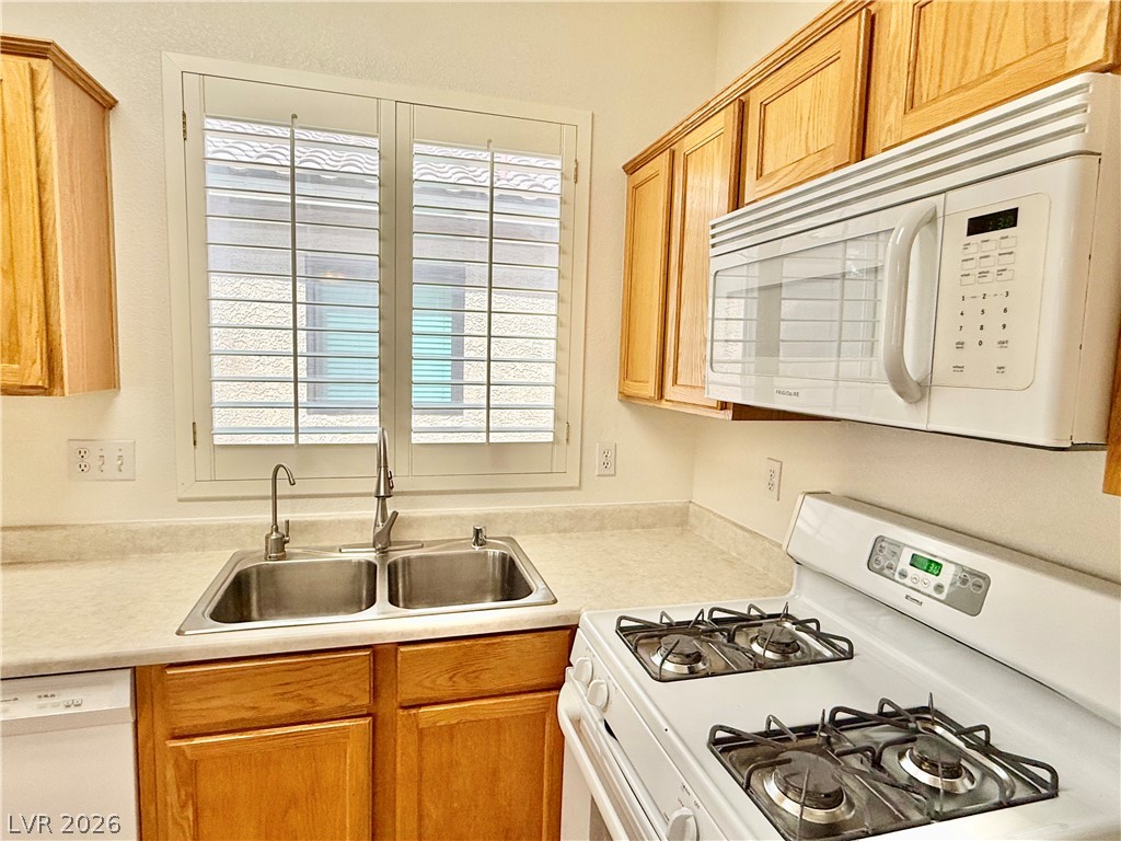 7825 Ithaca Falls Street Property Photo 14