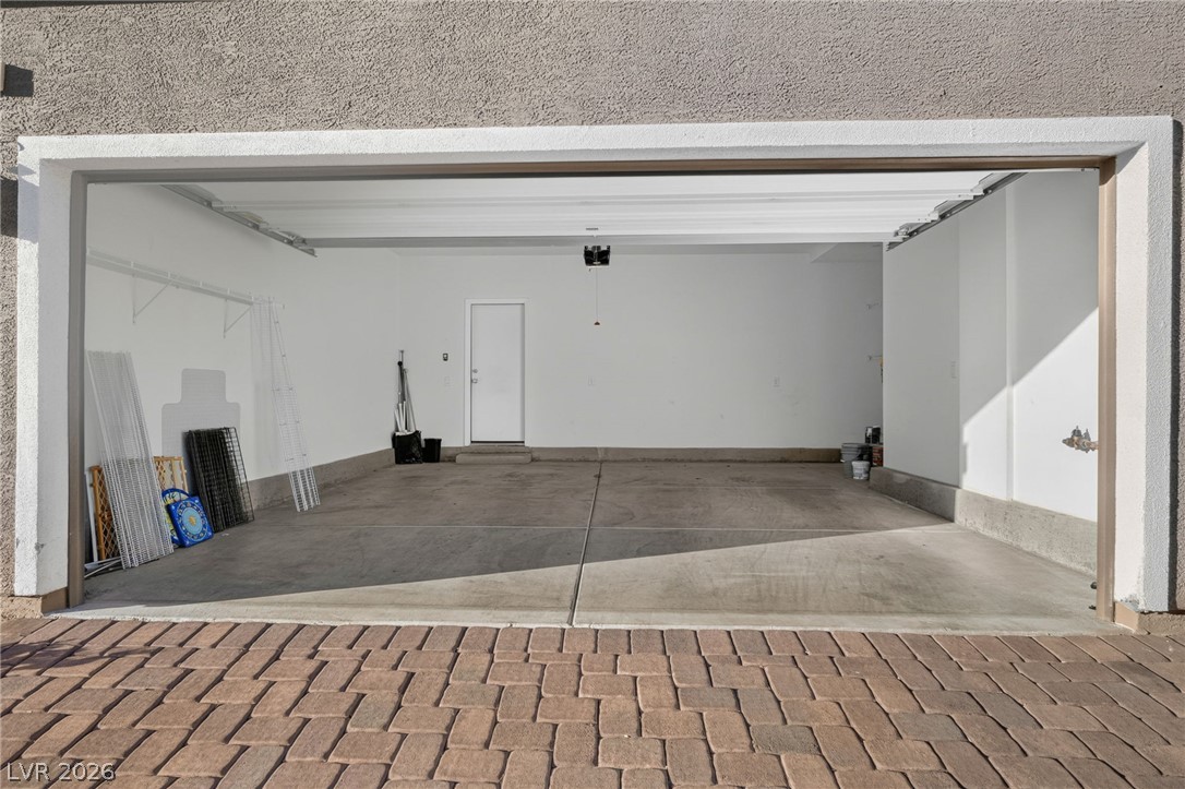 2435 Bellinzona Place Property Photo 33