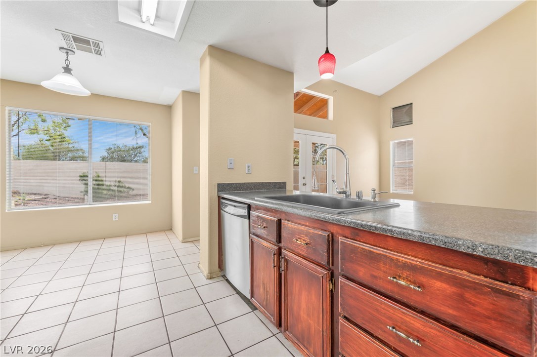 8101 Exploration Avenue Property Photo 10