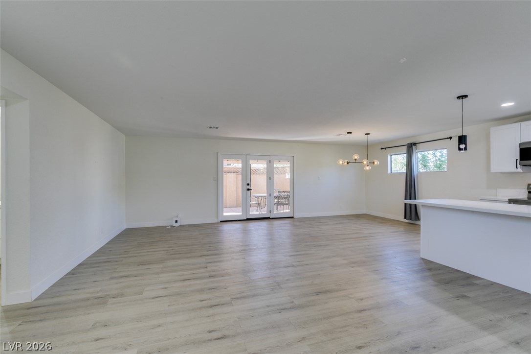 2211 Frontier Ave Avenue Property Photo 4