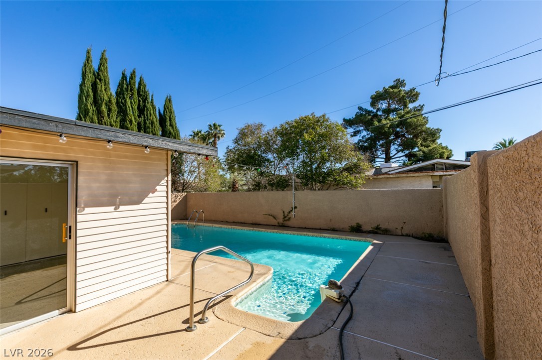 2211 Frontier Ave Avenue Property Photo 27