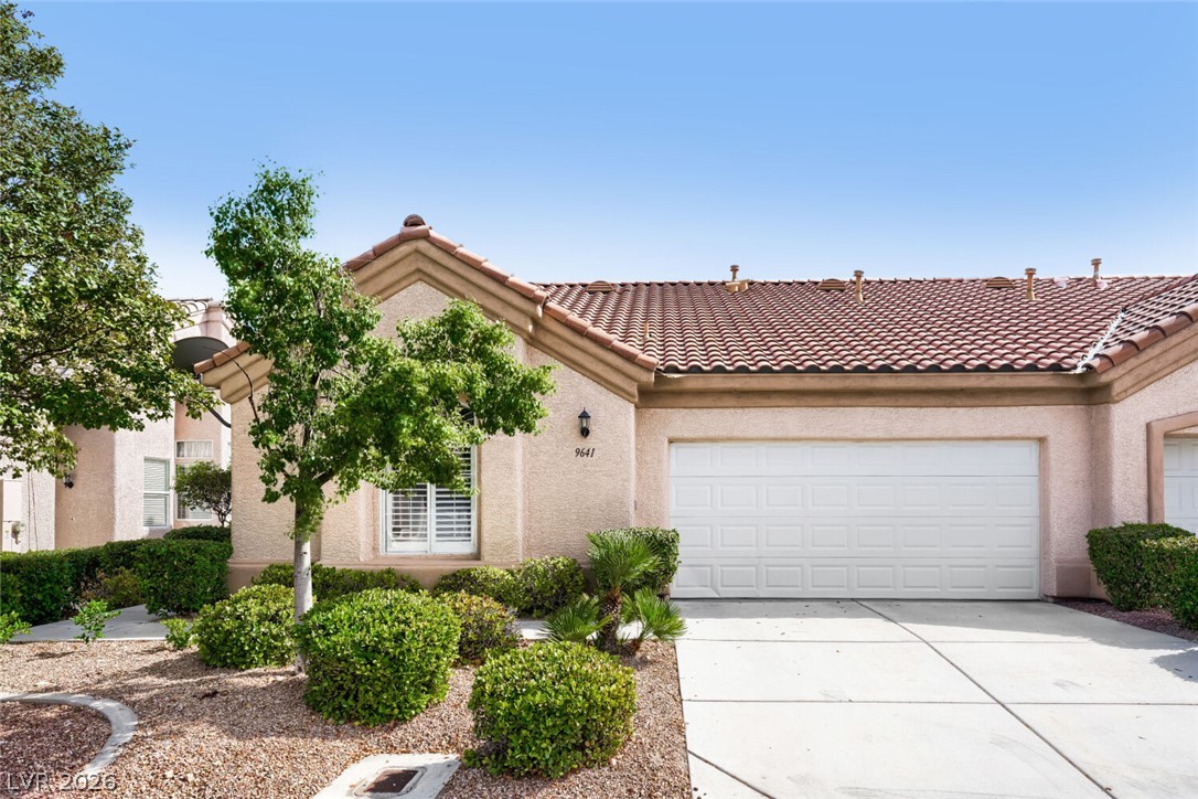 9641 EMERAUDE Avenue Property Photo 1