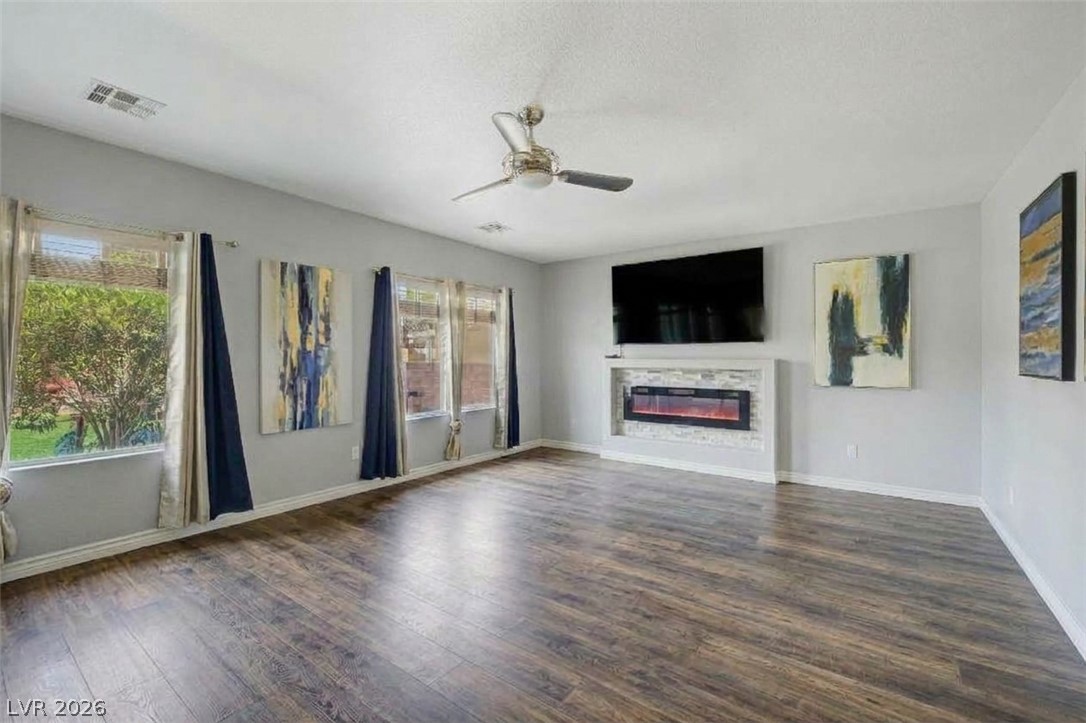 2924 Dowitcher Avenue Property Photo 3