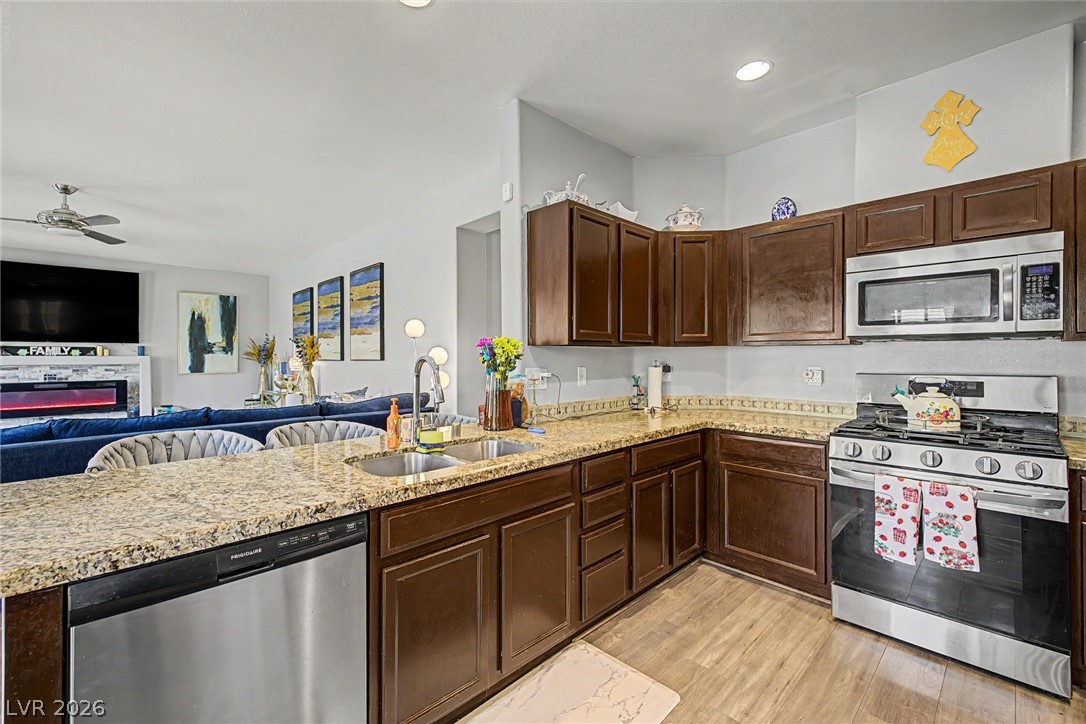 2924 Dowitcher Avenue Property Photo 8