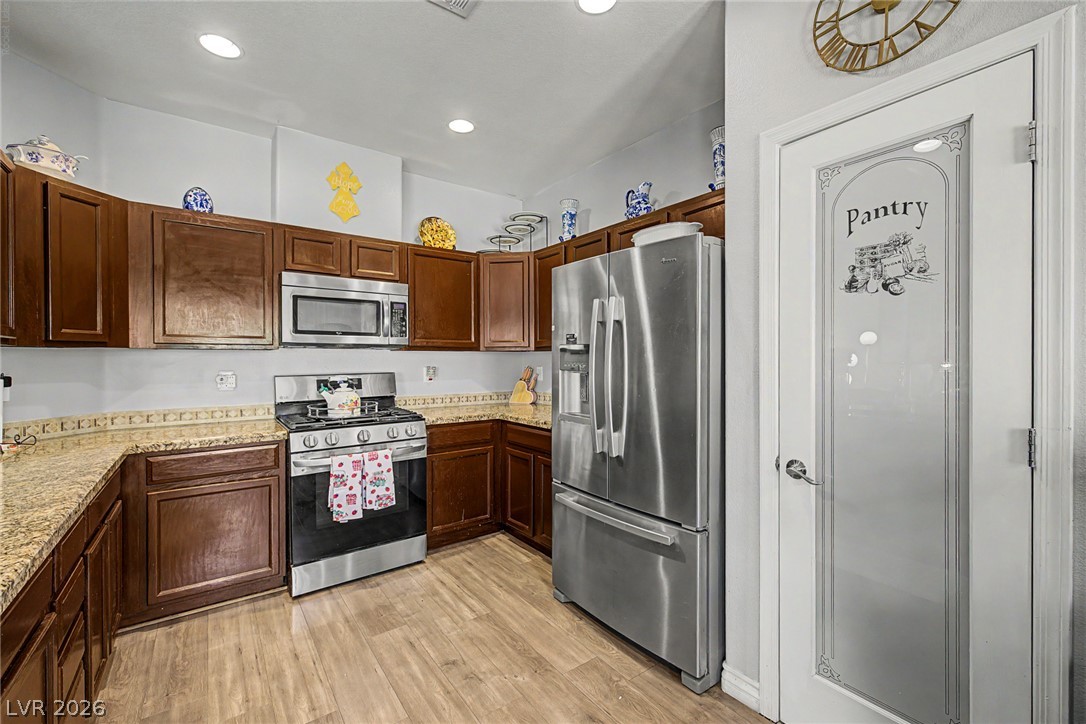 2924 Dowitcher Avenue Property Photo 14