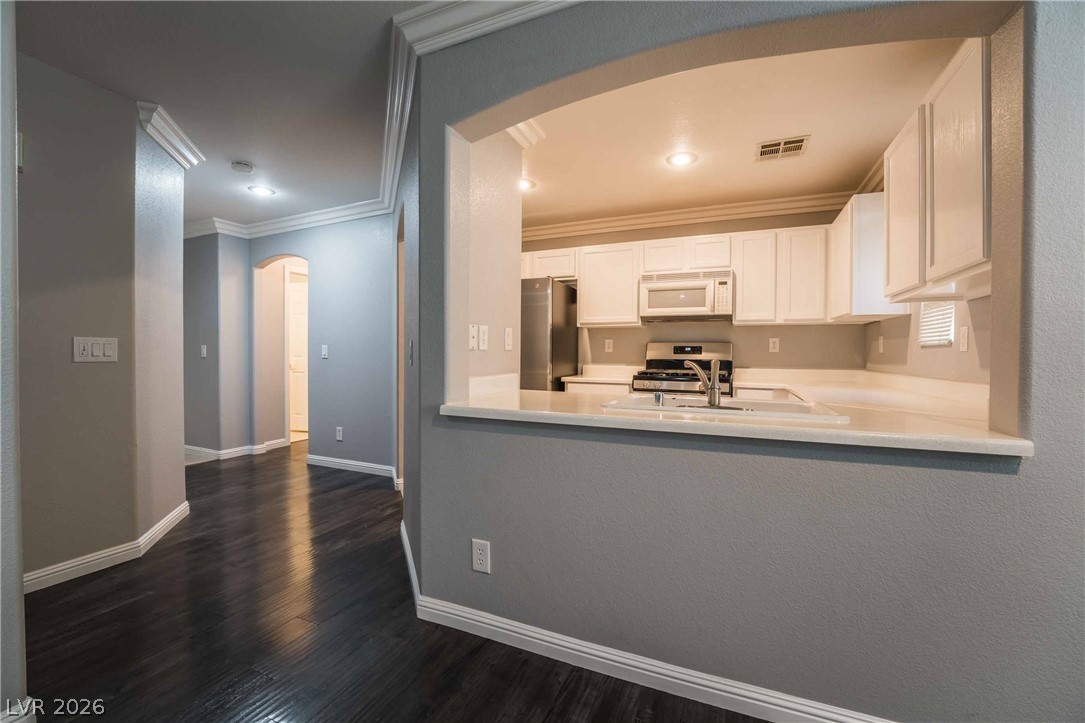 9232 Nerone Avenue Property Photo 3