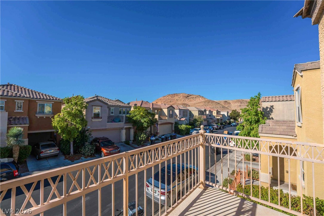 9232 Nerone Avenue Property Photo 9