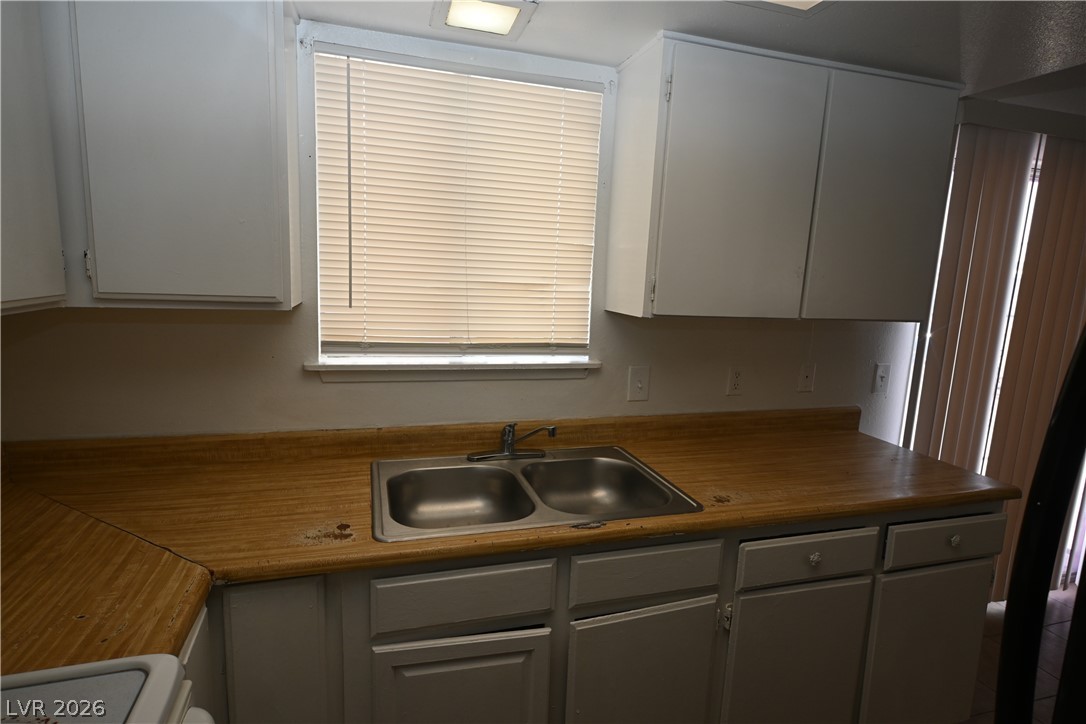 2301 Stewart Avenue A Property Photo 3
