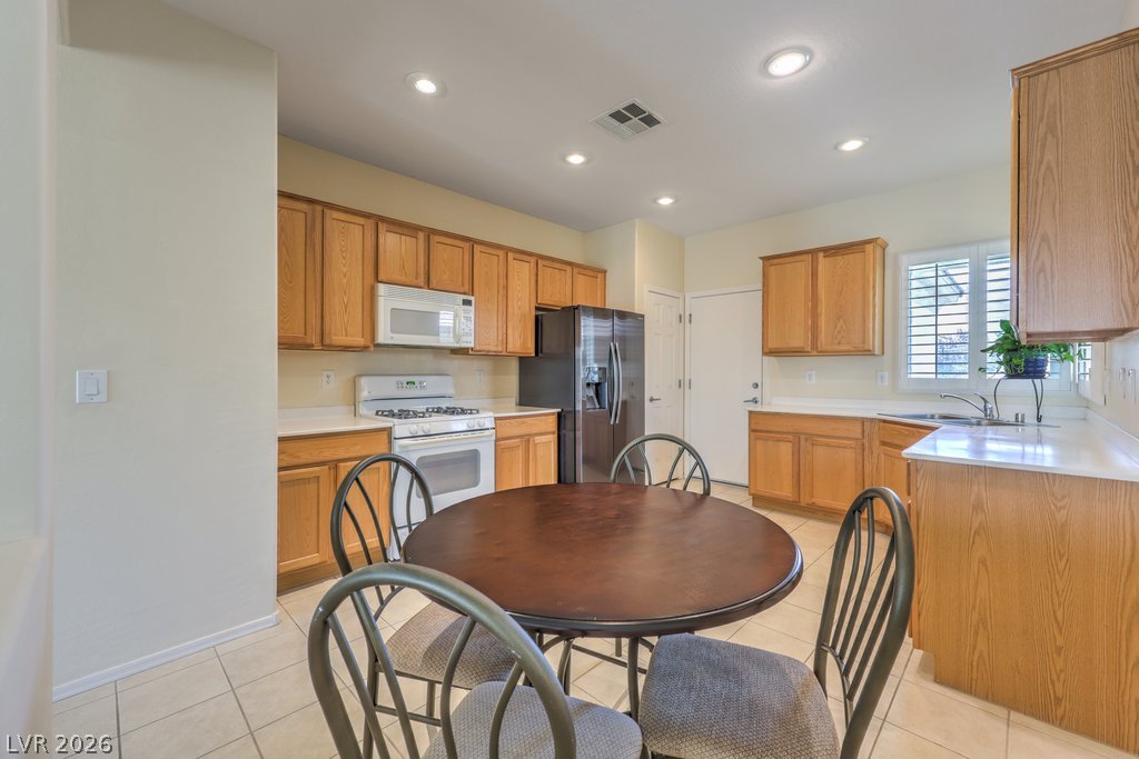2921 Ivorybill Way Property Photo 5