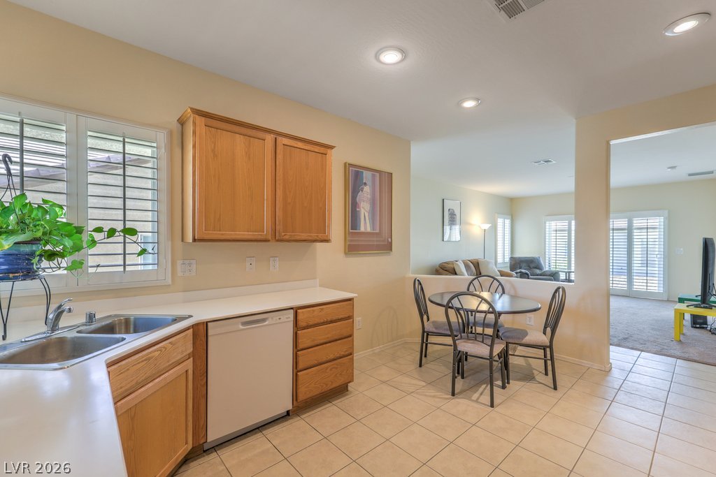 2921 Ivorybill Way Property Photo 6