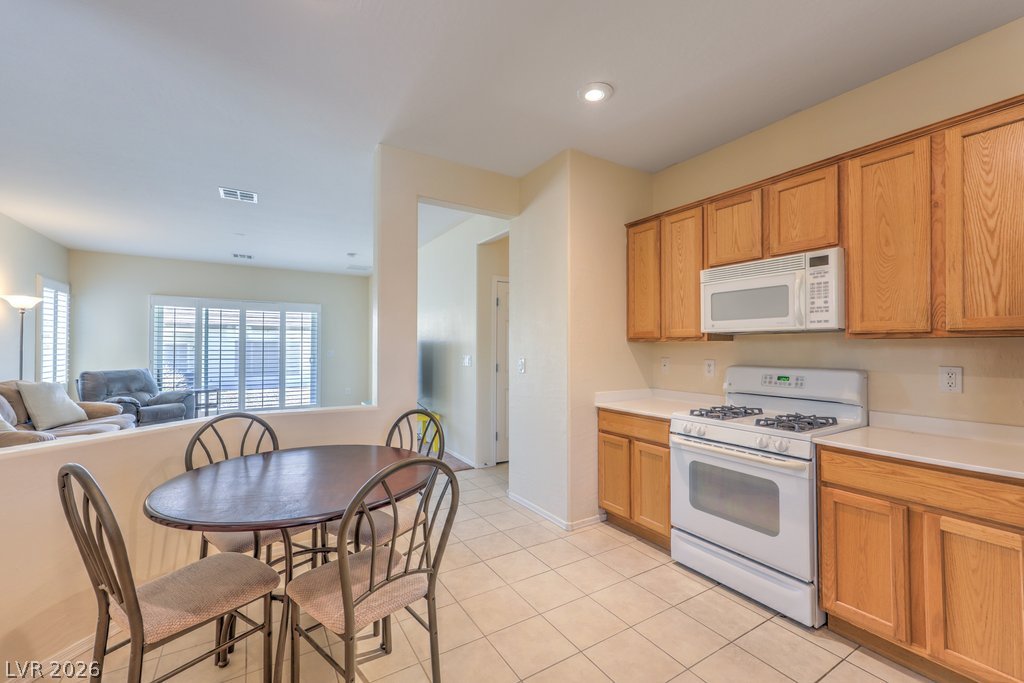 2921 Ivorybill Way Property Photo 15
