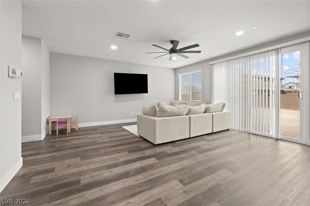1185 Dre Harbor Place Property Photo 4