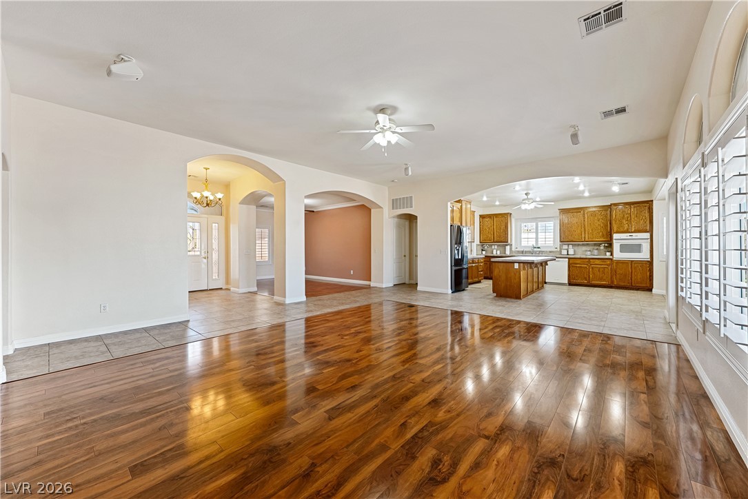 2201 Valentine Avenue Property Photo 7