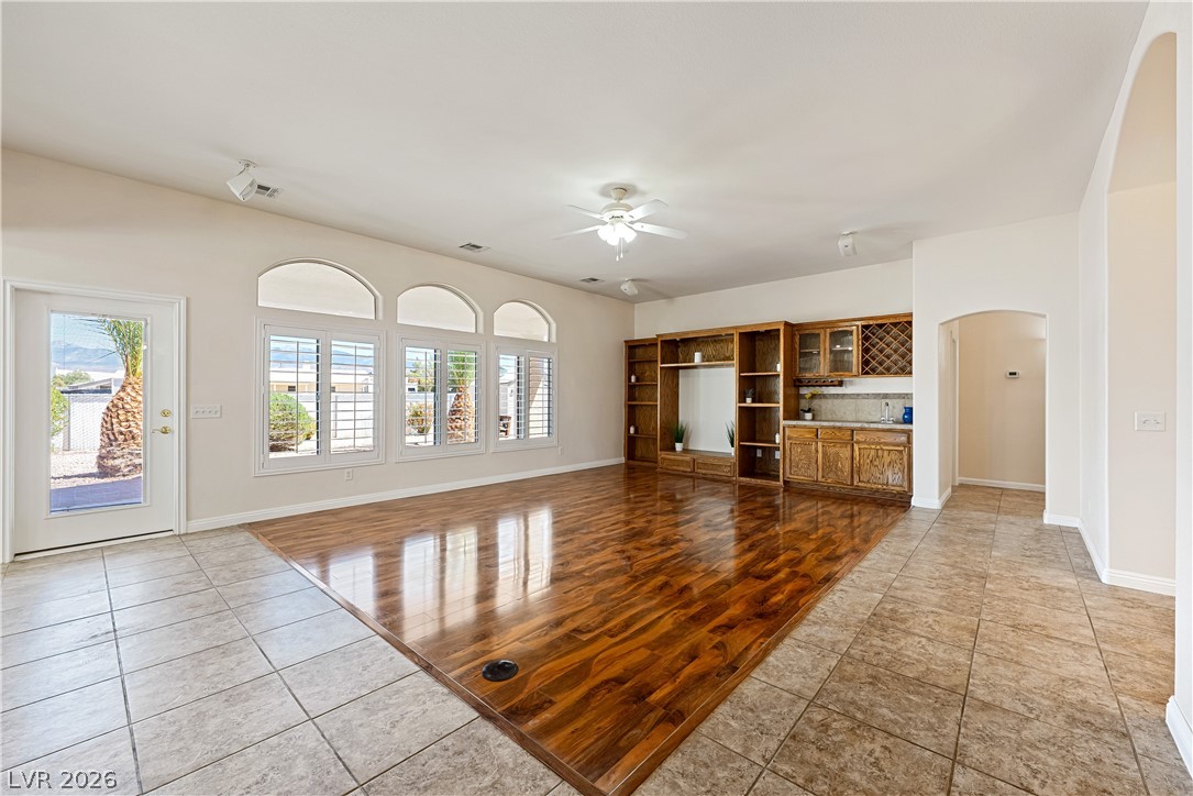 2201 Valentine Avenue Property Photo 8