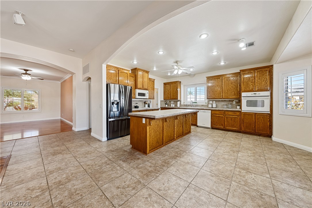 2201 Valentine Avenue Property Photo 12